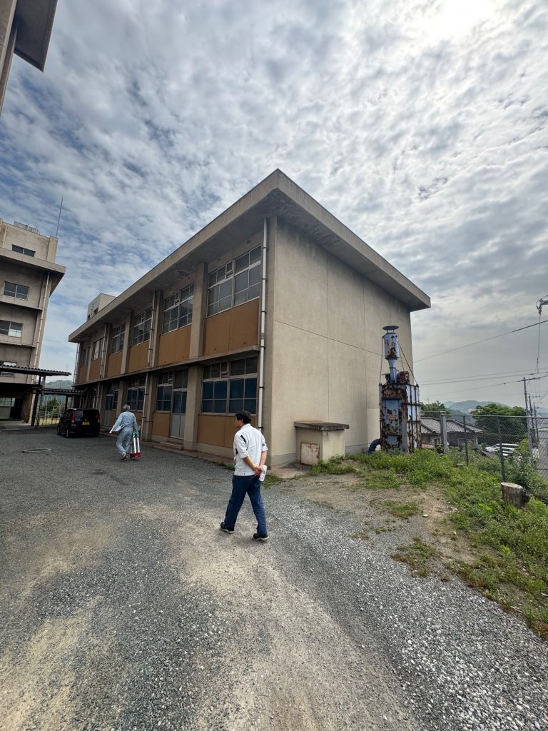 福山市大門中学校　外壁改修工事