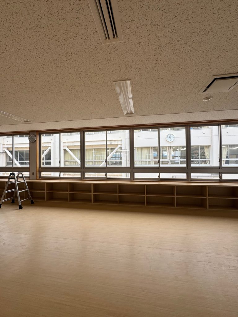 東広島小学校内部塗装工事
